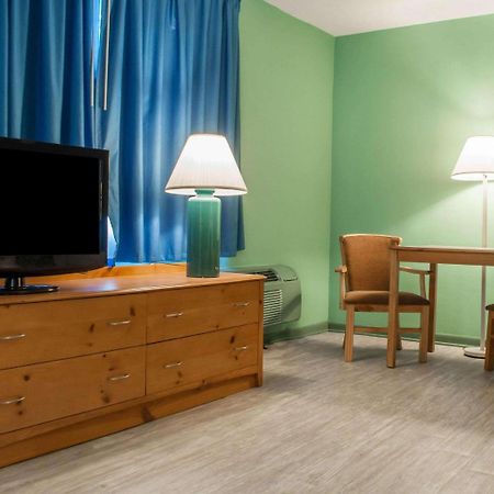 Econo Lodge Buffalo South Blasdell Екстер'єр фото