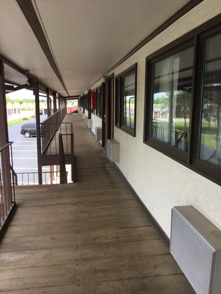 Econo Lodge Buffalo South Blasdell Екстер'єр фото