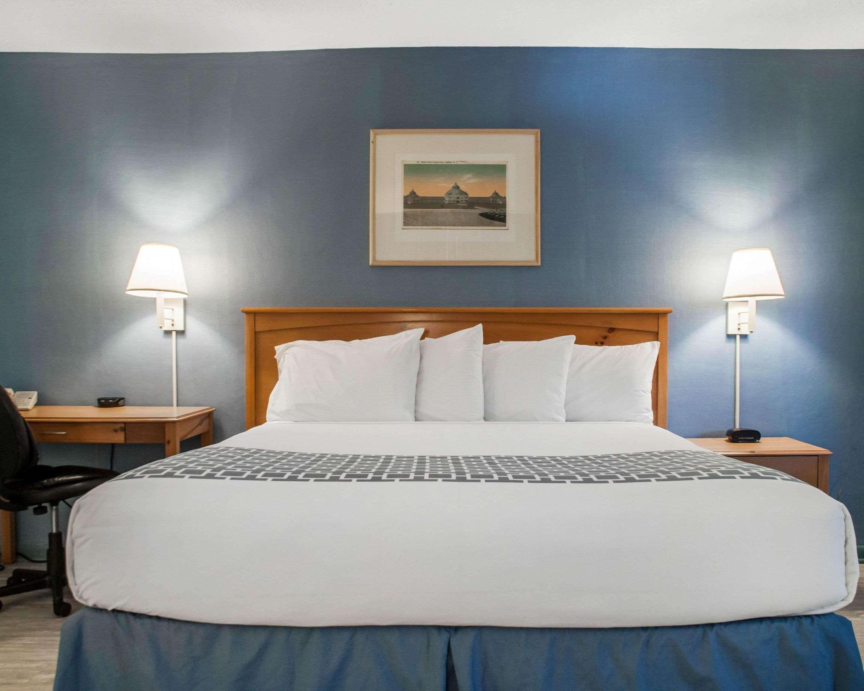 Econo Lodge Buffalo South Blasdell Екстер'єр фото