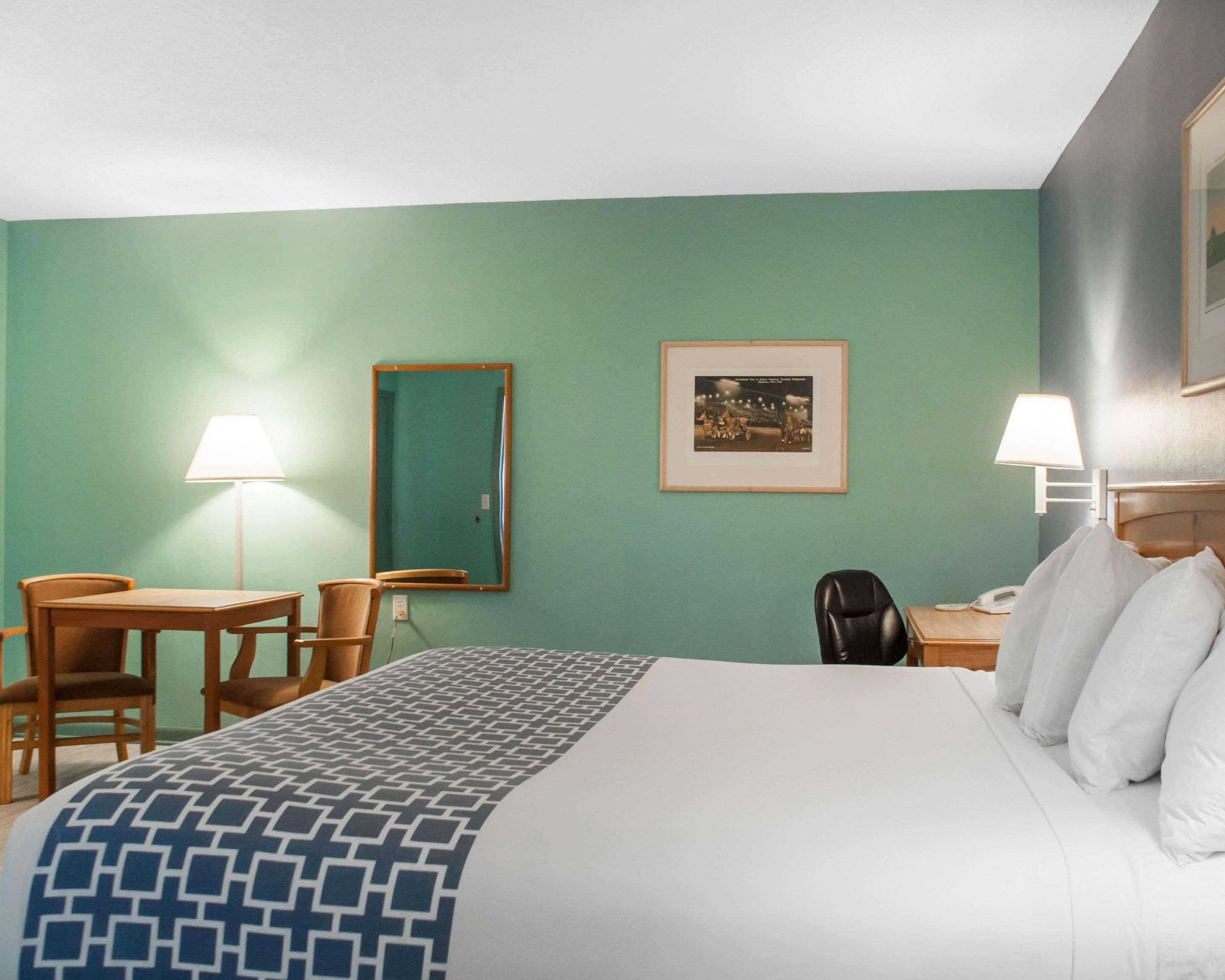 Econo Lodge Buffalo South Blasdell Екстер'єр фото
