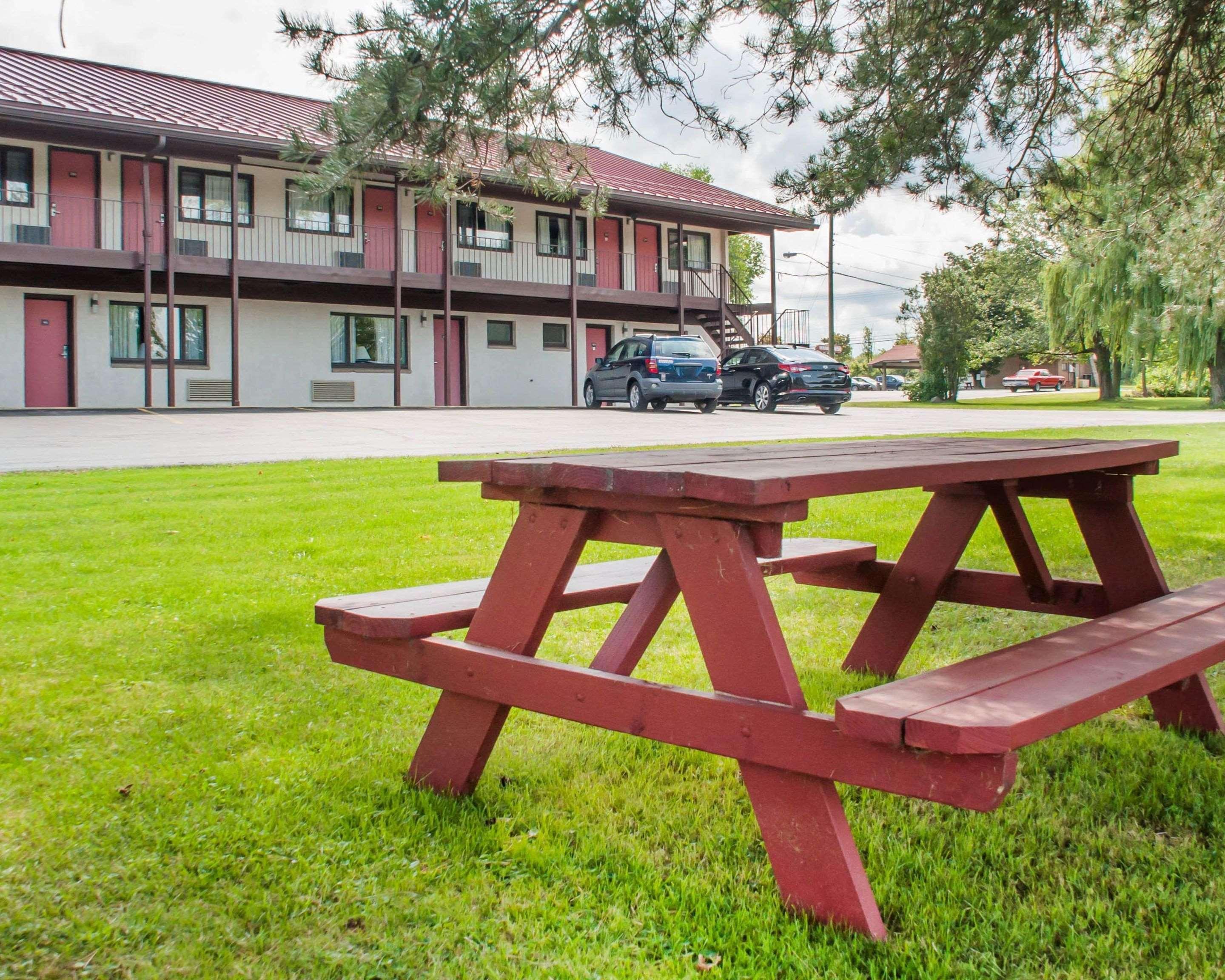 Econo Lodge Buffalo South Blasdell Екстер'єр фото