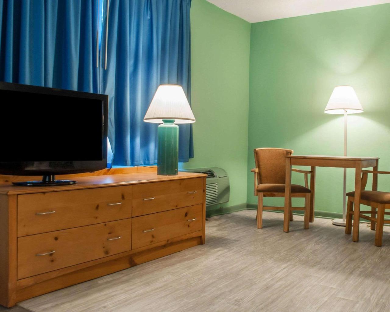 Econo Lodge Buffalo South Blasdell Екстер'єр фото