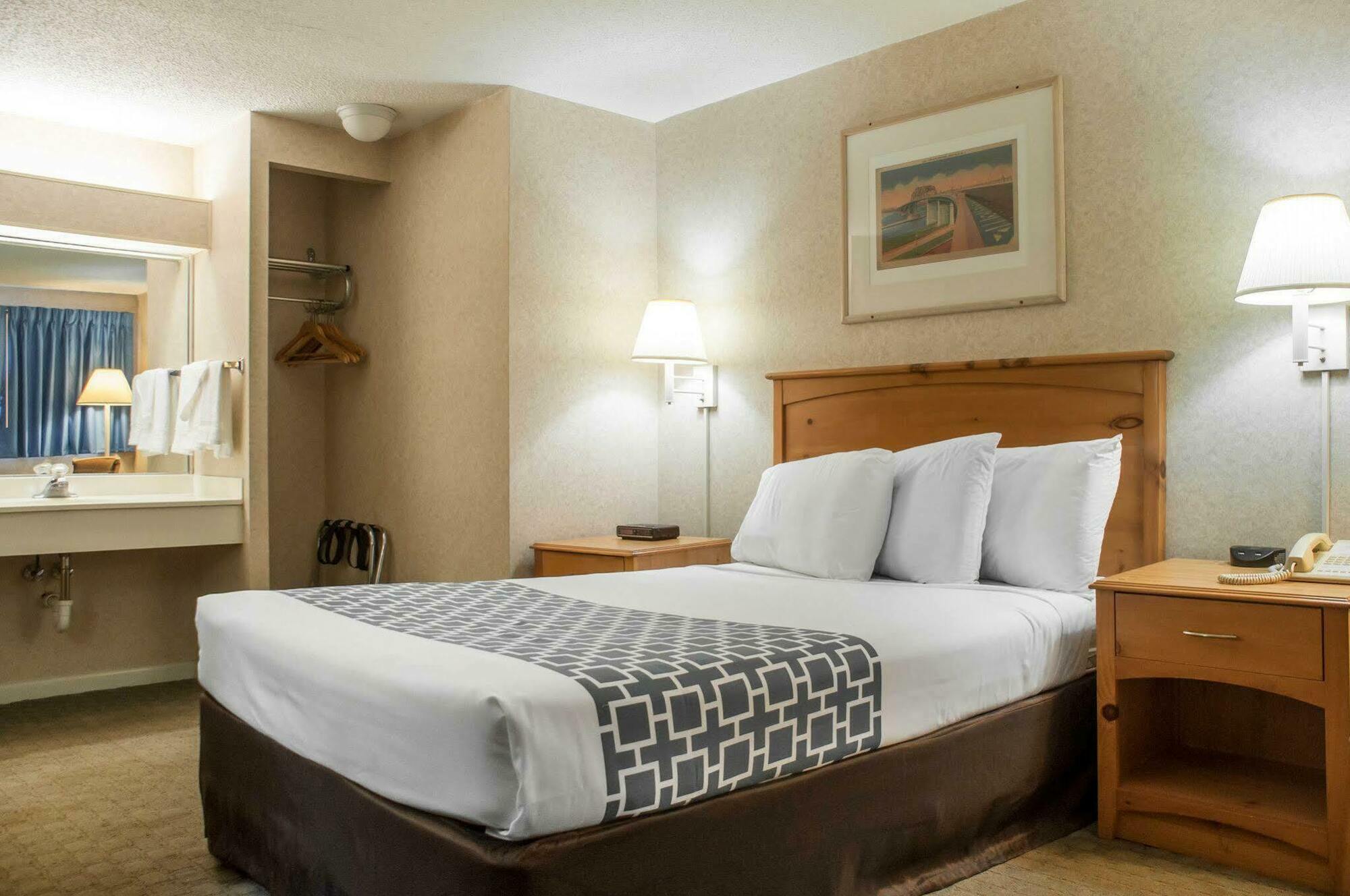 Econo Lodge Buffalo South Blasdell Екстер'єр фото